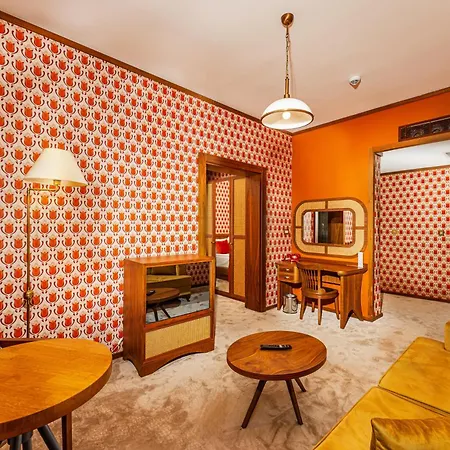 Hotel 74