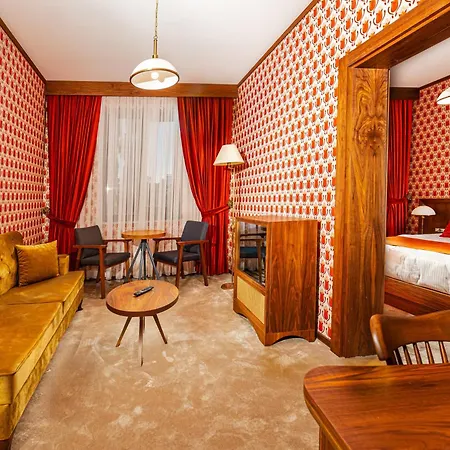 Hotel 74